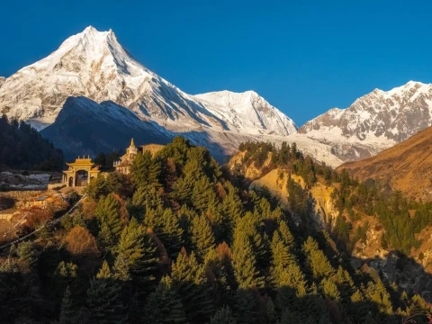 Manaslu Circuit Trek